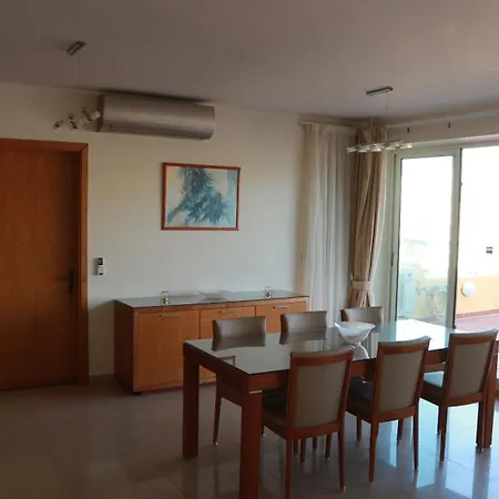 Penthouse Shared Homestay Saint Julian's