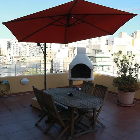 Homestay Penthouse Shared Saint Julian's