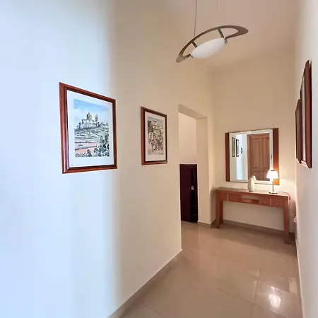 Penthouse Shared * San Ġiljan