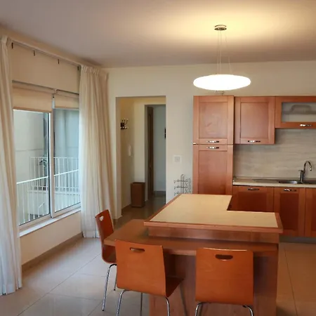 Penthouse Shared Homestay szállás San Ġiljan