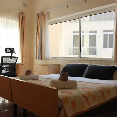 Penthouse Shared * San Ġiljan
